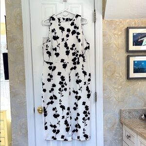 Ann Taylor Classic Black and White Floral Sleeveless Linen Blend Dress. EUC